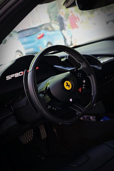 ferrari-sf90-2021-hibrido-a-gasolina-3990cc