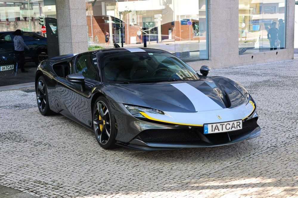 ferrari-sf90-2021-hibrido-a-gasolina-3990cc