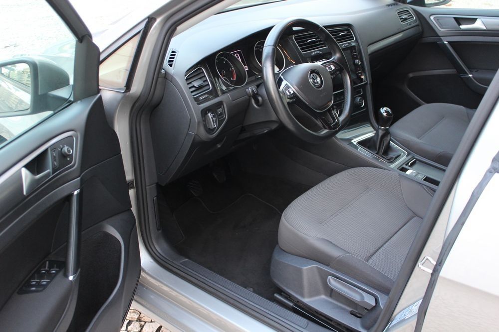 volkswagen-golf-variant-2017-diesel-1598cc