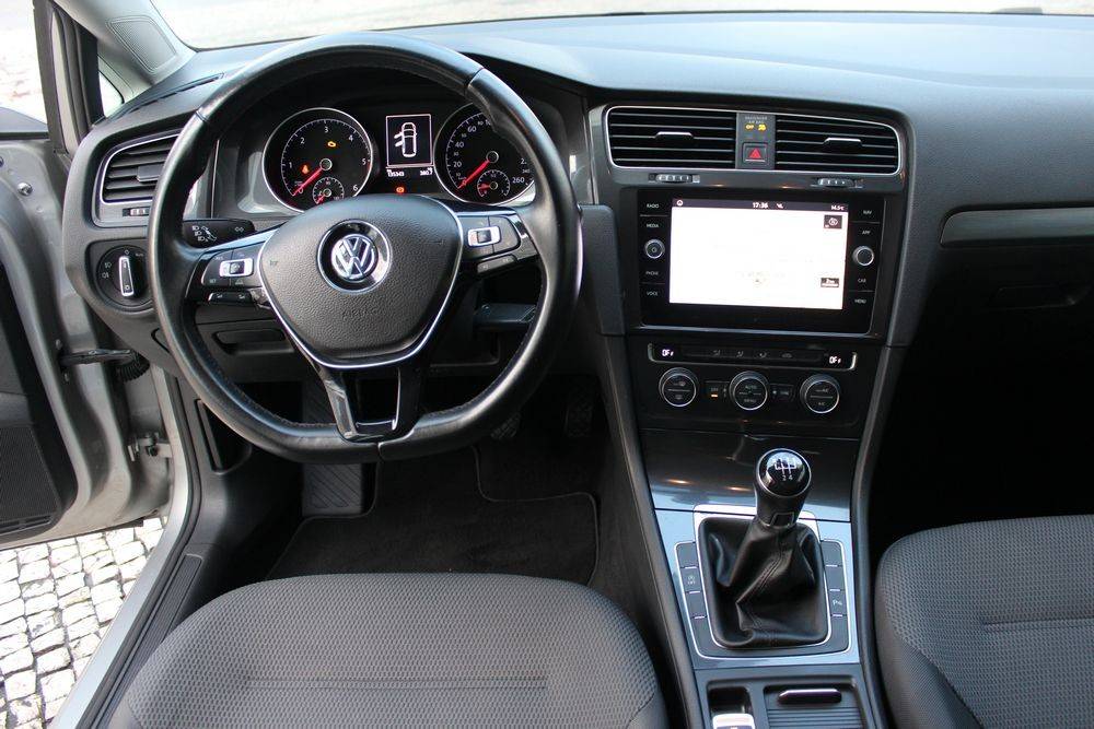 volkswagen-golf-variant-2017-diesel-1598cc