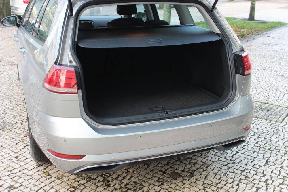 volkswagen-golf-variant-2017-diesel-1598cc