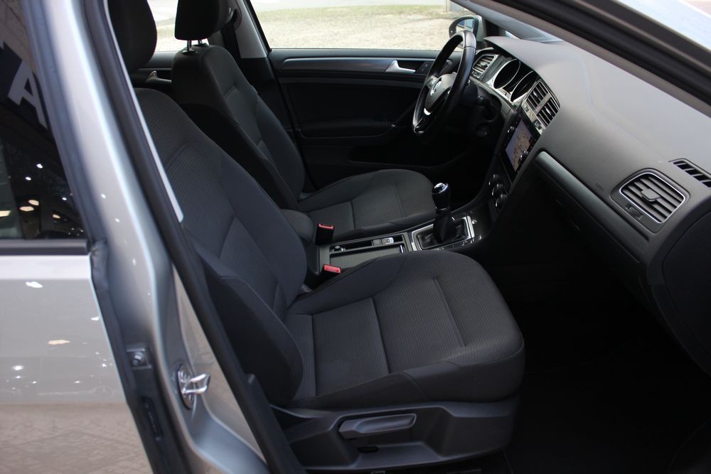volkswagen-golf-variant-2017-diesel-1598cc