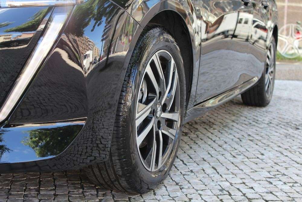 peugeot-208-2022-gasolina-1199cc