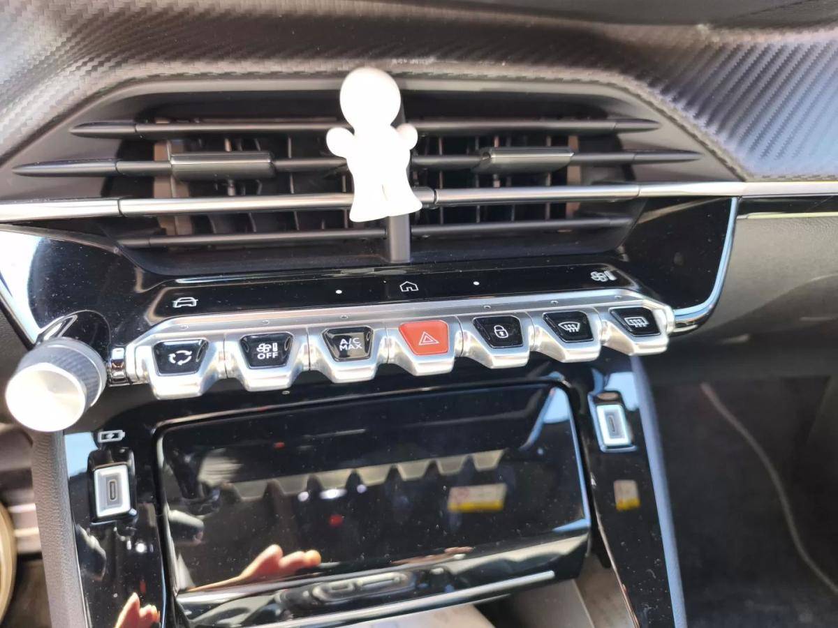 peugeot-2008-2024-gasolina-1199cc
