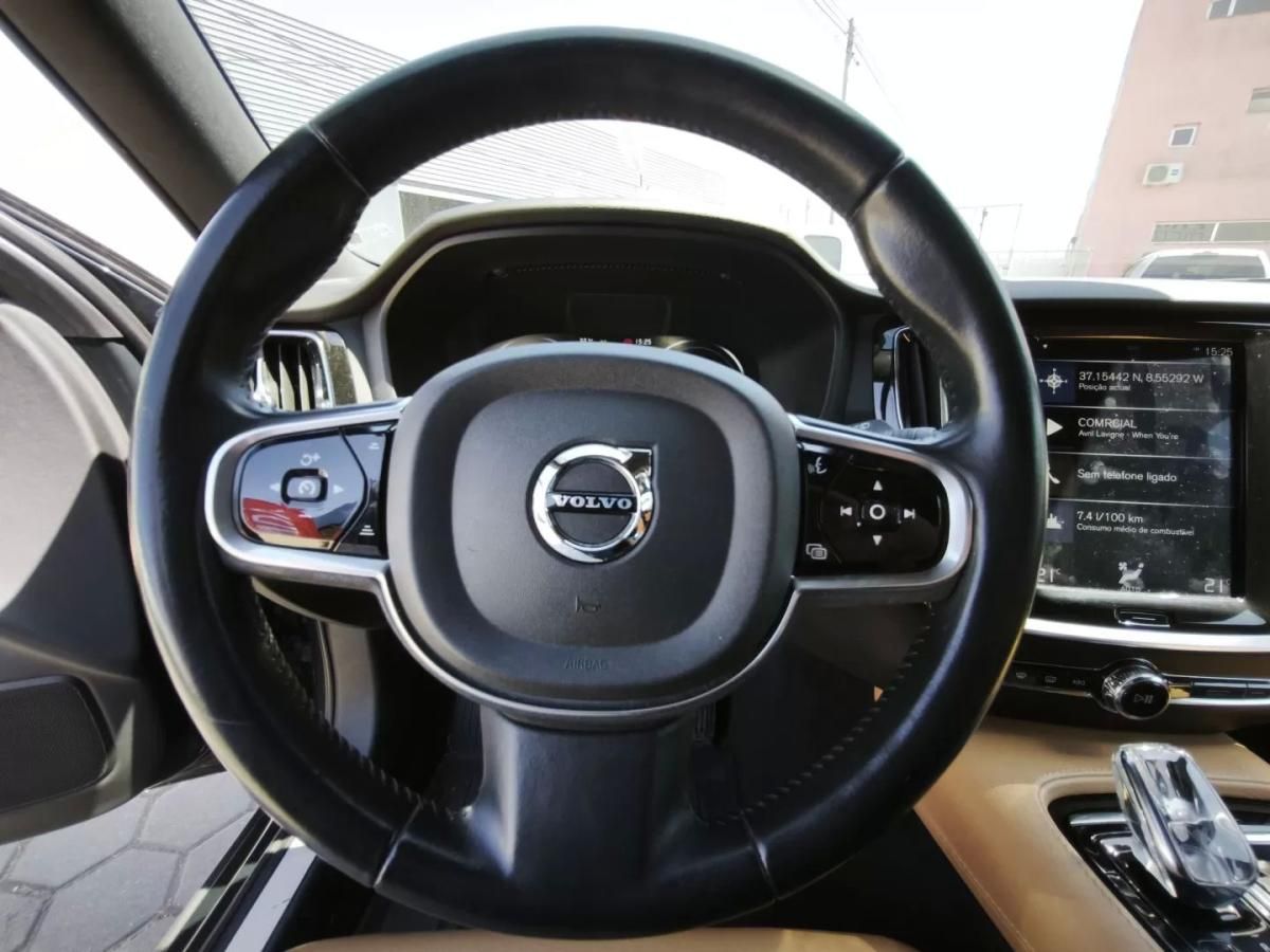 volvo-v60-2019-hibrido-1969cc