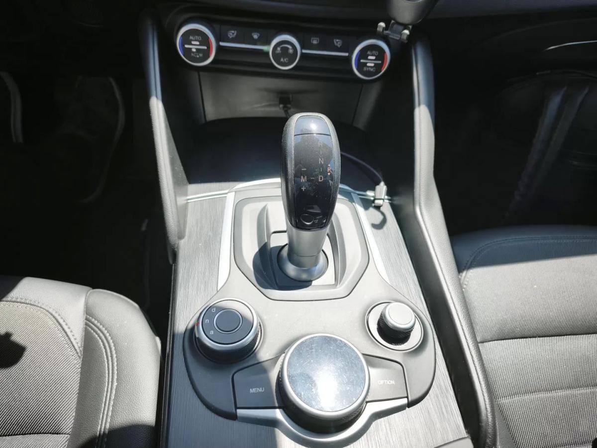 alfa-romeo-giulia-2018-diesel-2143cc