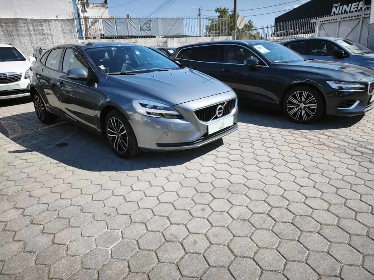volvo-v40-2017-diesel-1969cc