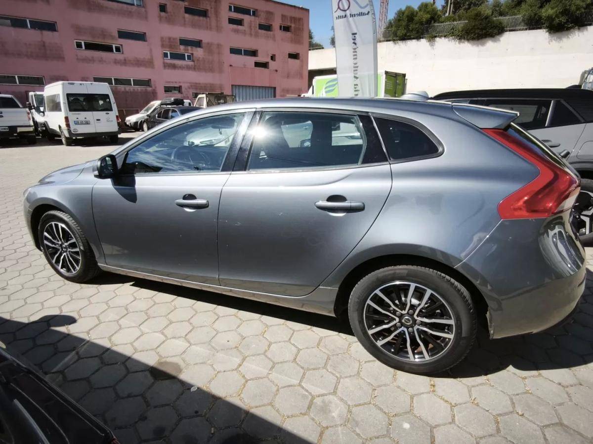 volvo-v40-2017-diesel-1969cc