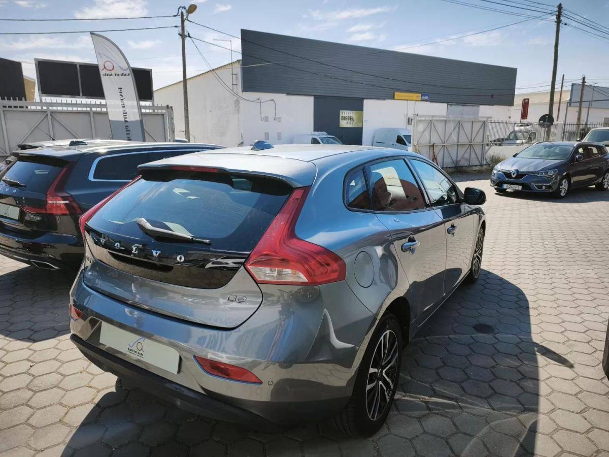 volvo-v40-2017-diesel-1969cc