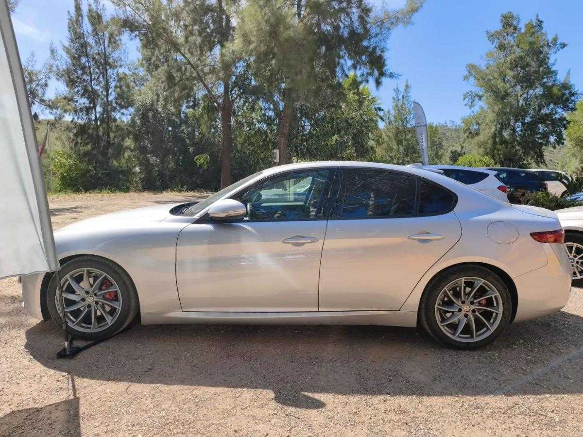 alfa-romeo-giulia-2018-diesel-2143cc
