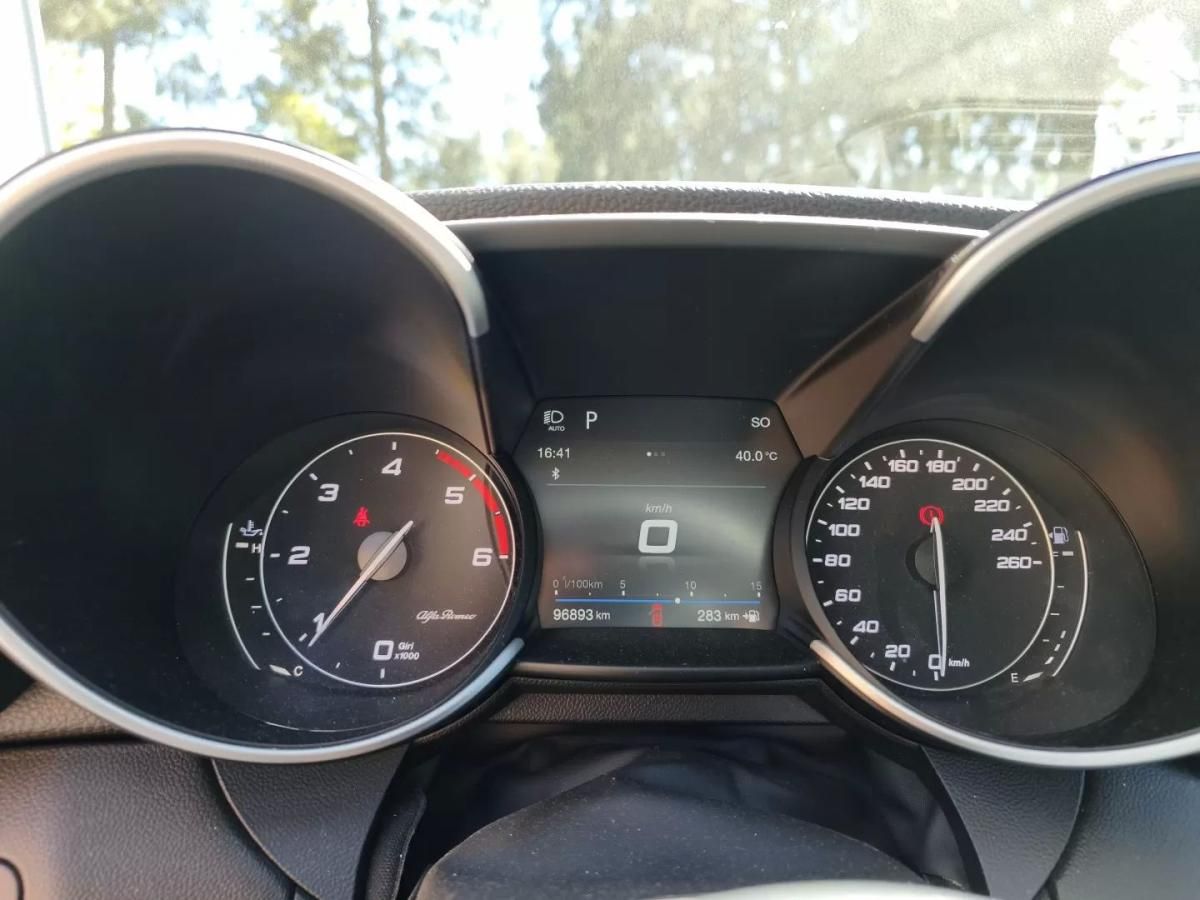 alfa-romeo-giulia-2018-diesel-2143cc
