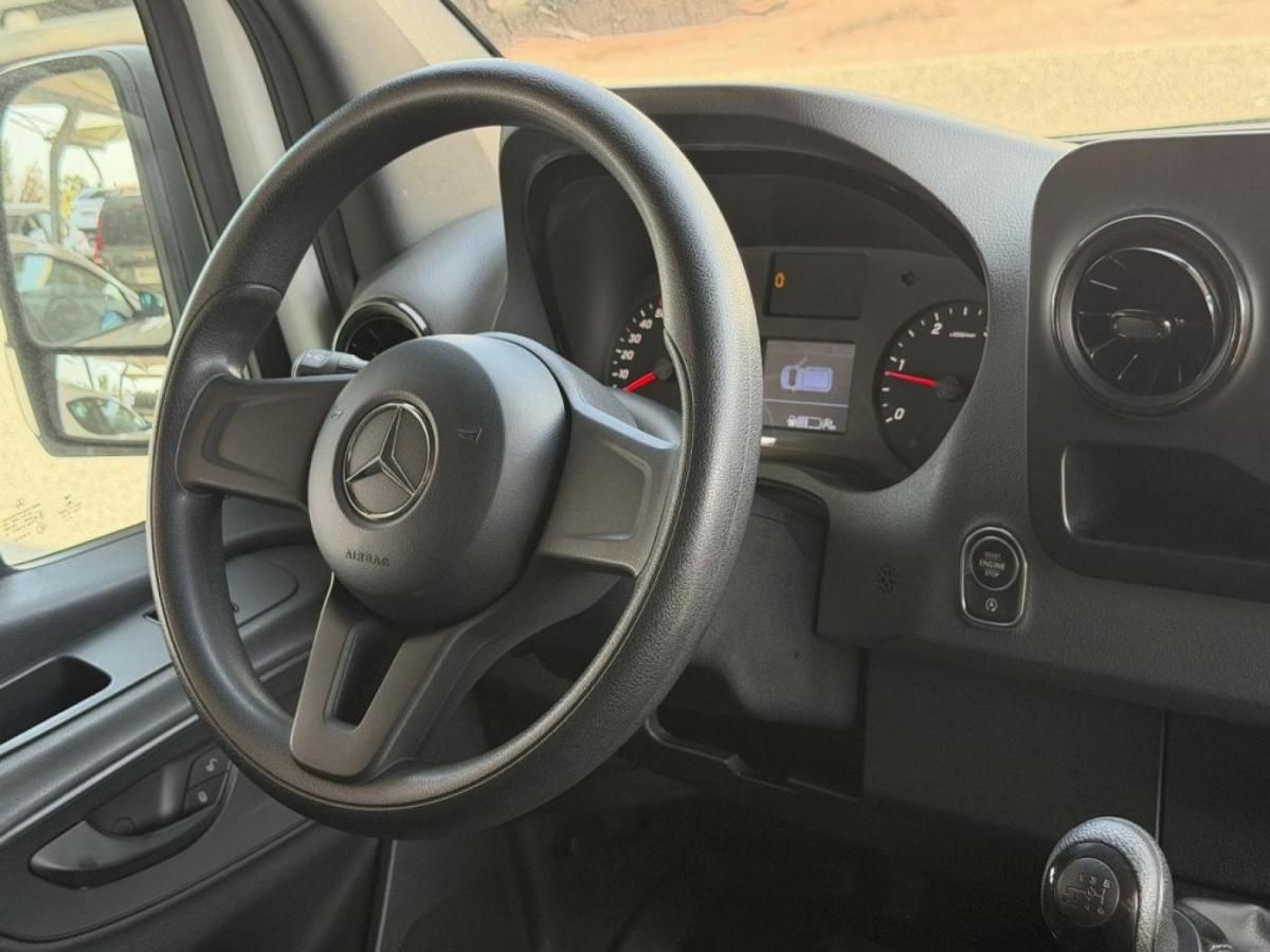 mercedes-benz-sprinter-2022-diesel-1950cc