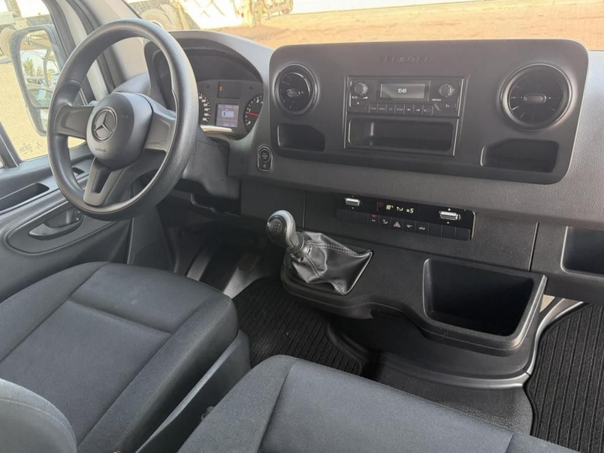 mercedes-benz-sprinter-2022-diesel-1950cc