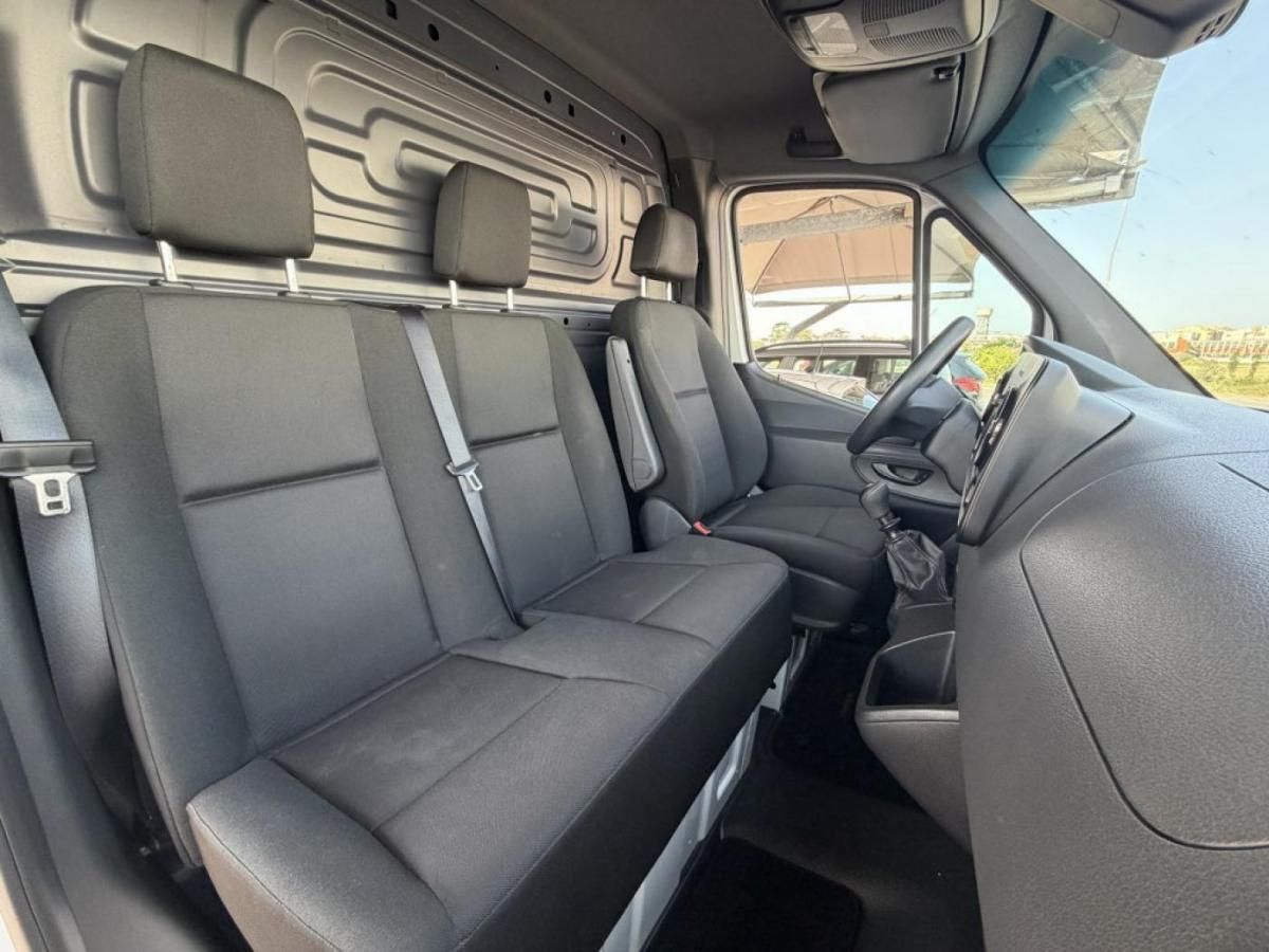 mercedes-benz-sprinter-2022-diesel-1950cc