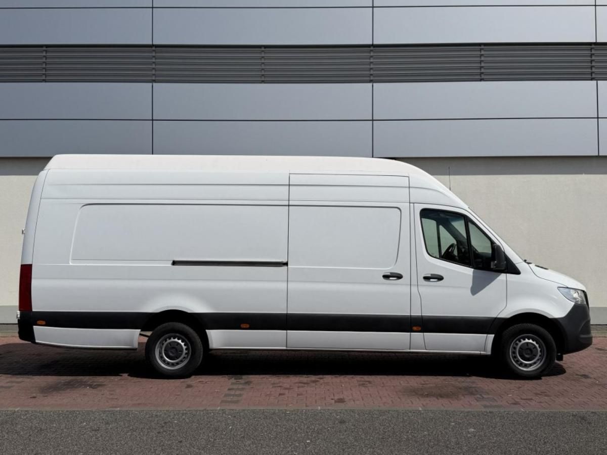 mercedes-benz-sprinter-2022-diesel-1950cc