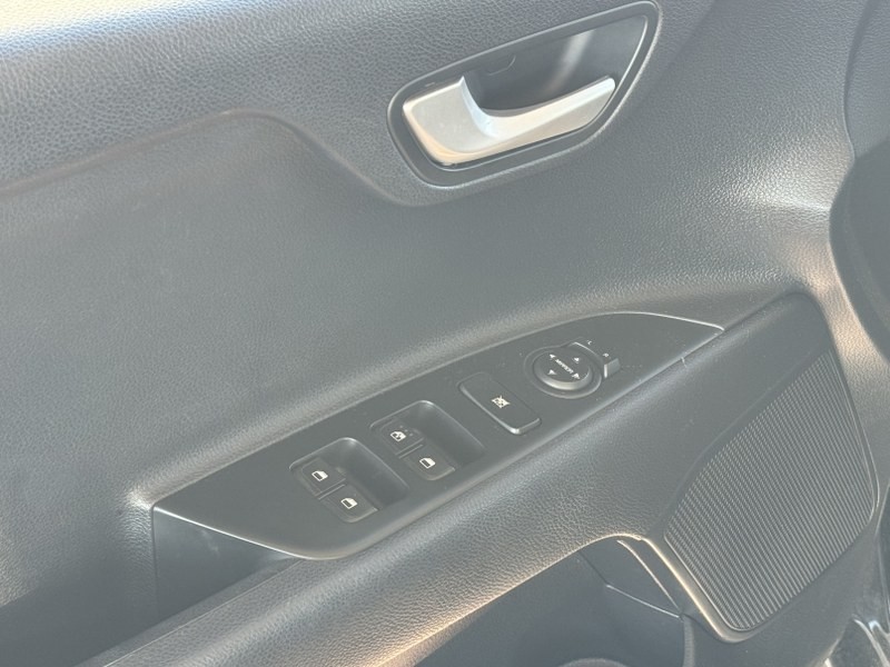 kia-rio-2023-gasolina-1197cc