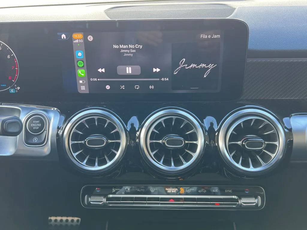 mercedes-benz-200-2024-gasolina-1332cc