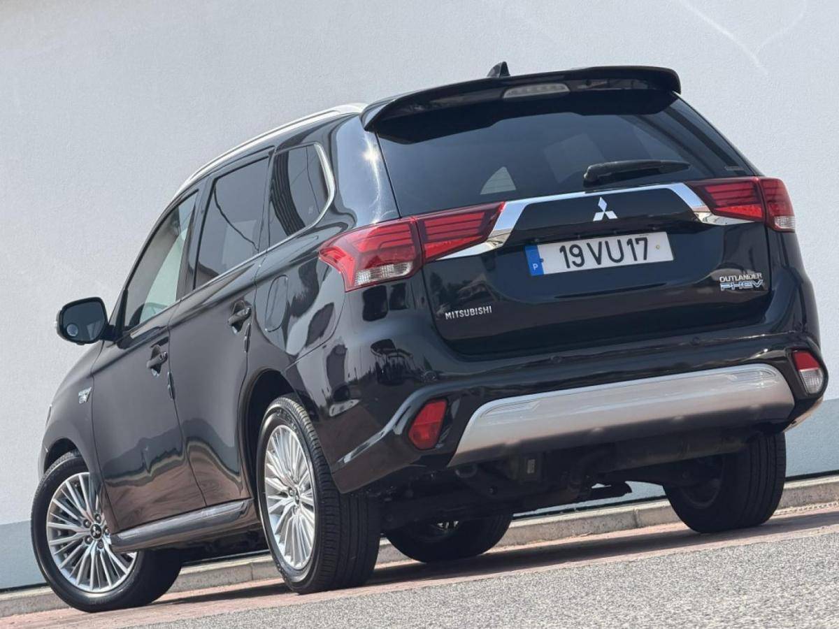 mitsubishi-outlander-2018-hibrido-a-gasolina-1998cc