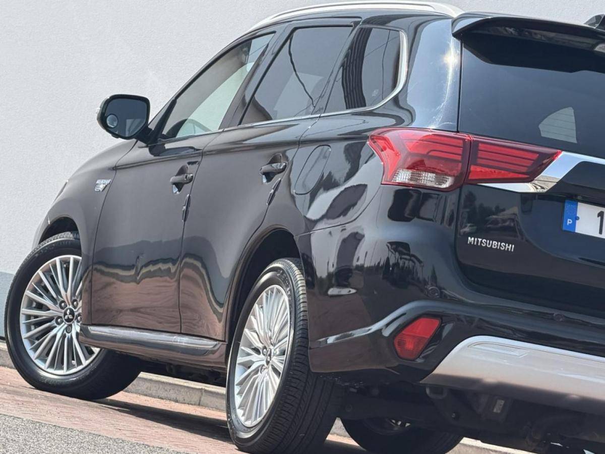 mitsubishi-outlander-2018-hibrido-a-gasolina-1998cc