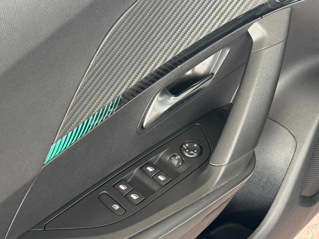 peugeot-2008-2023-diesel-1499cc