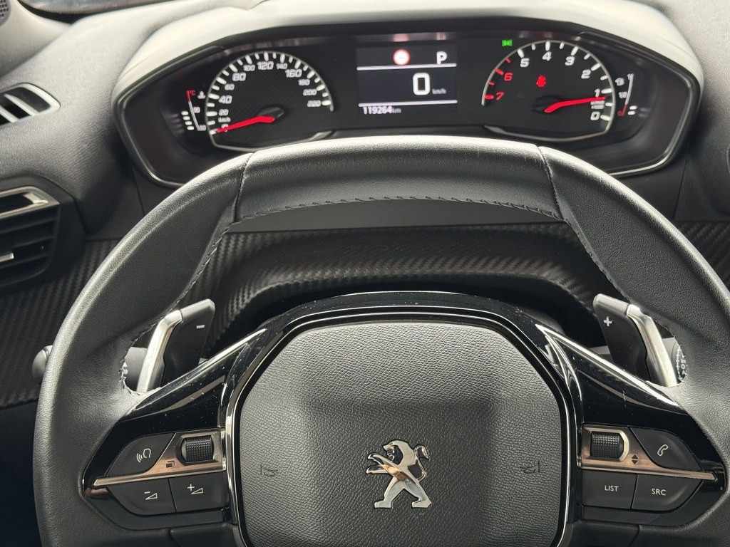 peugeot-2008-2023-diesel-1499cc