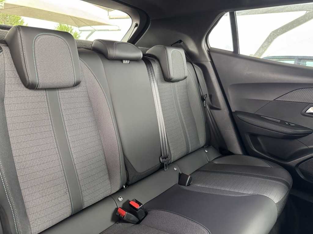 peugeot-2008-2023-diesel-1499cc