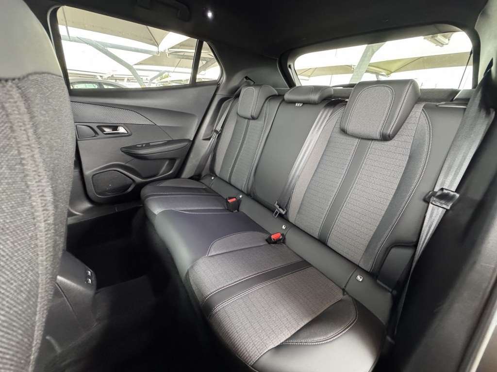 peugeot-2008-2023-diesel-1499cc