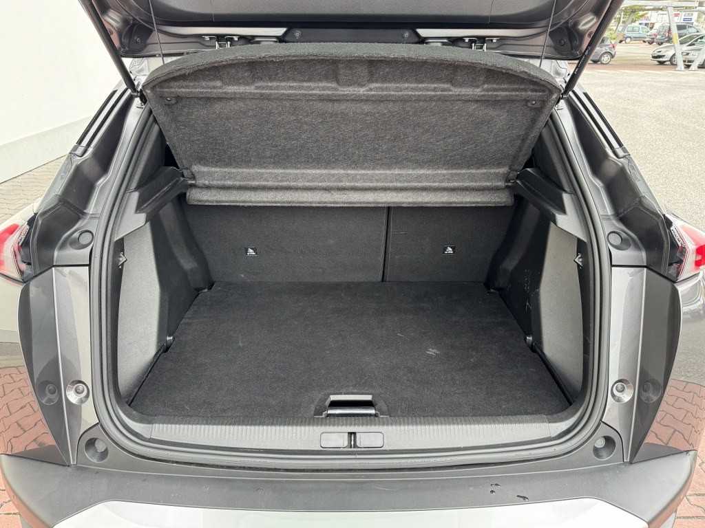 peugeot-2008-2023-diesel-1499cc