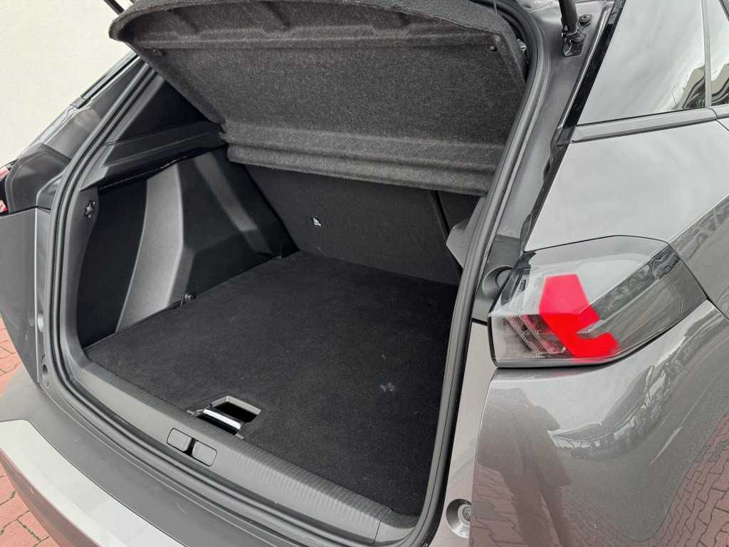 peugeot-2008-2023-diesel-1499cc