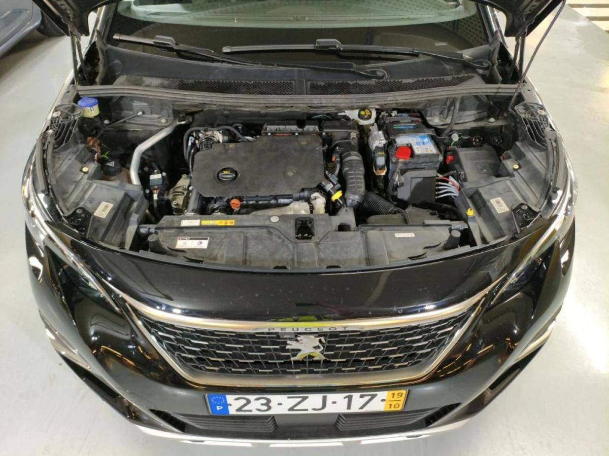 peugeot-5008-2019-diesel-1499cc