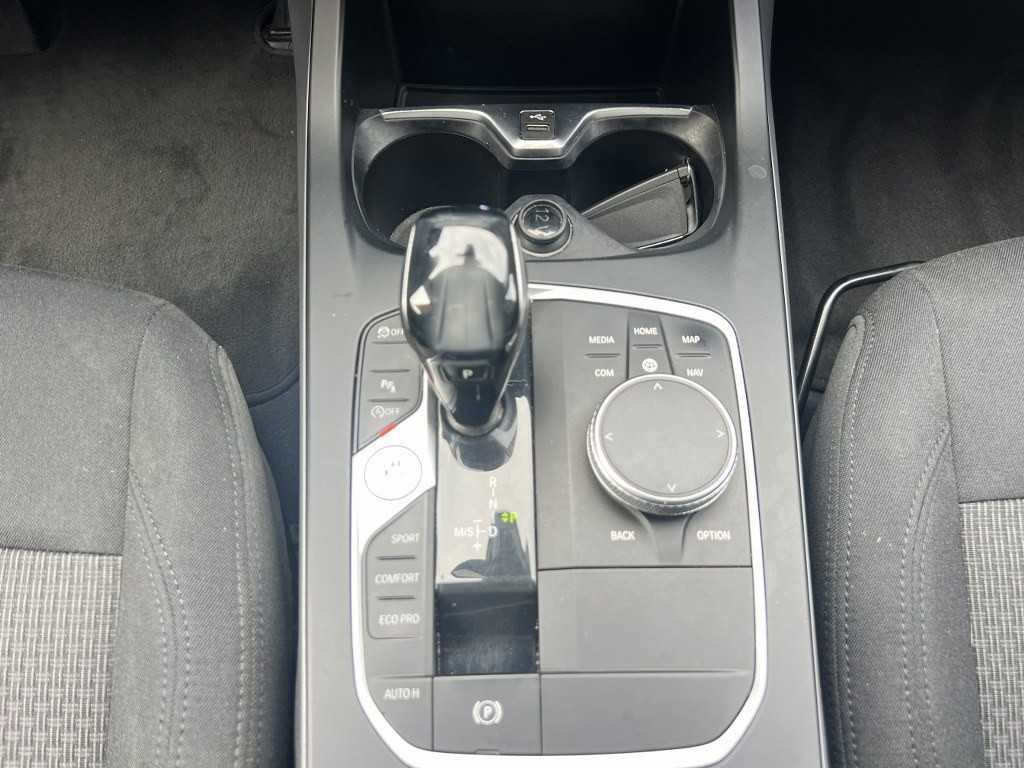 bmw-serie-1-2021-diesel-1496cc