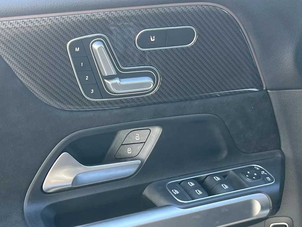 mercedes-benz-200-2024-gasolina-1332cc
