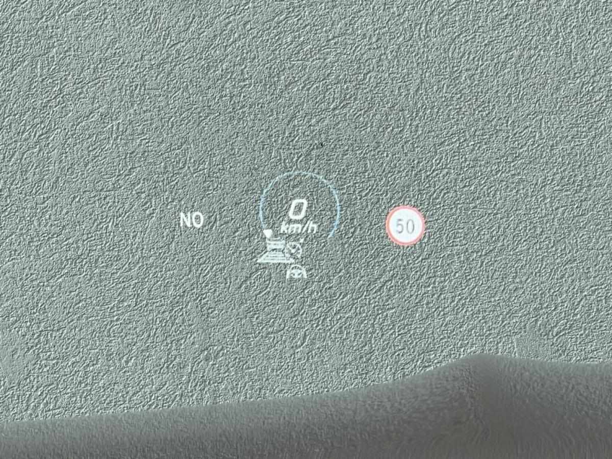 mercedes-benz-200-2023-diesel-1950cc