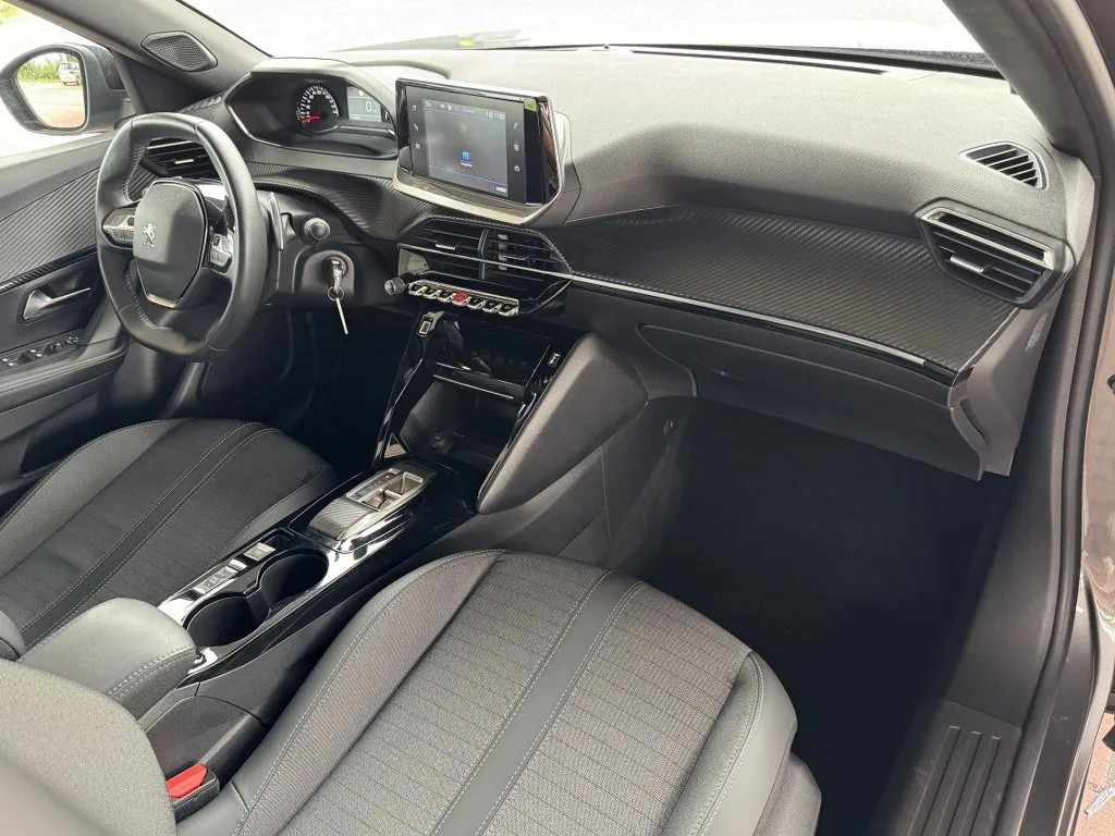 peugeot-2008-2023-diesel-1499cc