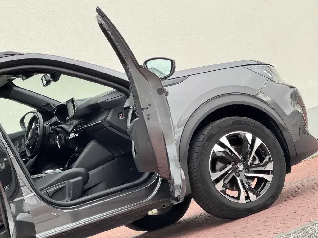 peugeot-2008-2023-diesel-1499cc