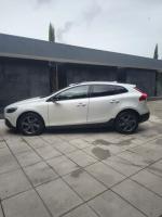 volvo-v40-cross-country-2015-diesel-1560cc