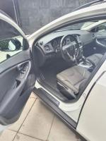 volvo-v40-cross-country-2015-diesel-1560cc