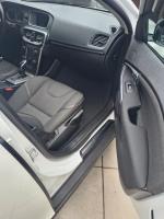 volvo-v40-cross-country-2015-diesel-1560cc