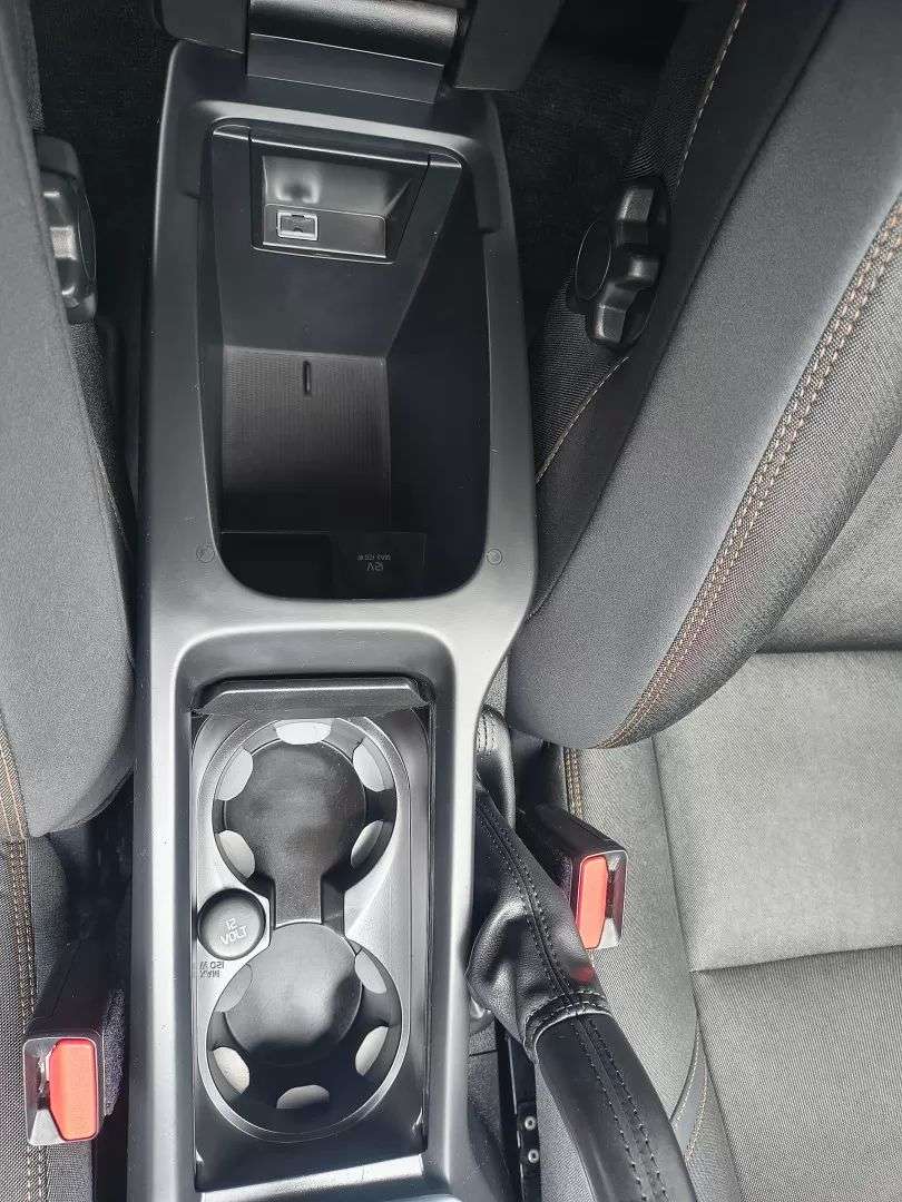 volvo-v40-cross-country-2015-diesel-1560cc