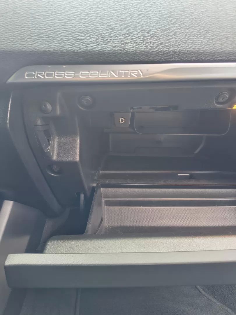 volvo-v40-cross-country-2015-diesel-1560cc