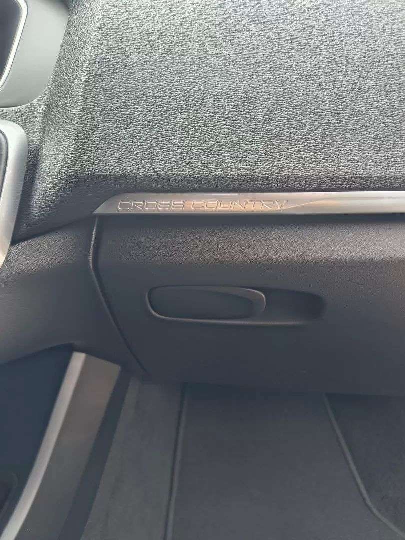 volvo-v40-cross-country-2015-diesel-1560cc