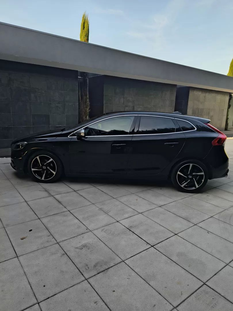 volvo-v40-2015-diesel-1560cc