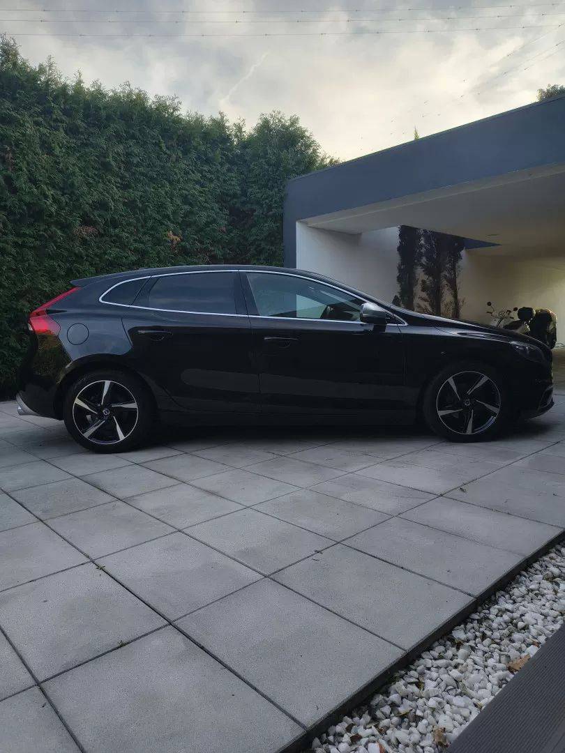 volvo-v40-2015-diesel-1560cc