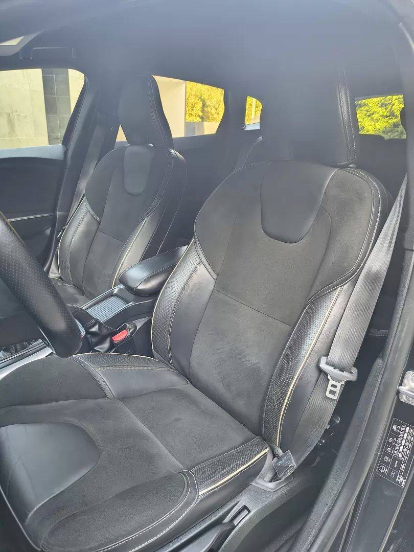 volvo-v40-2015-diesel-1560cc