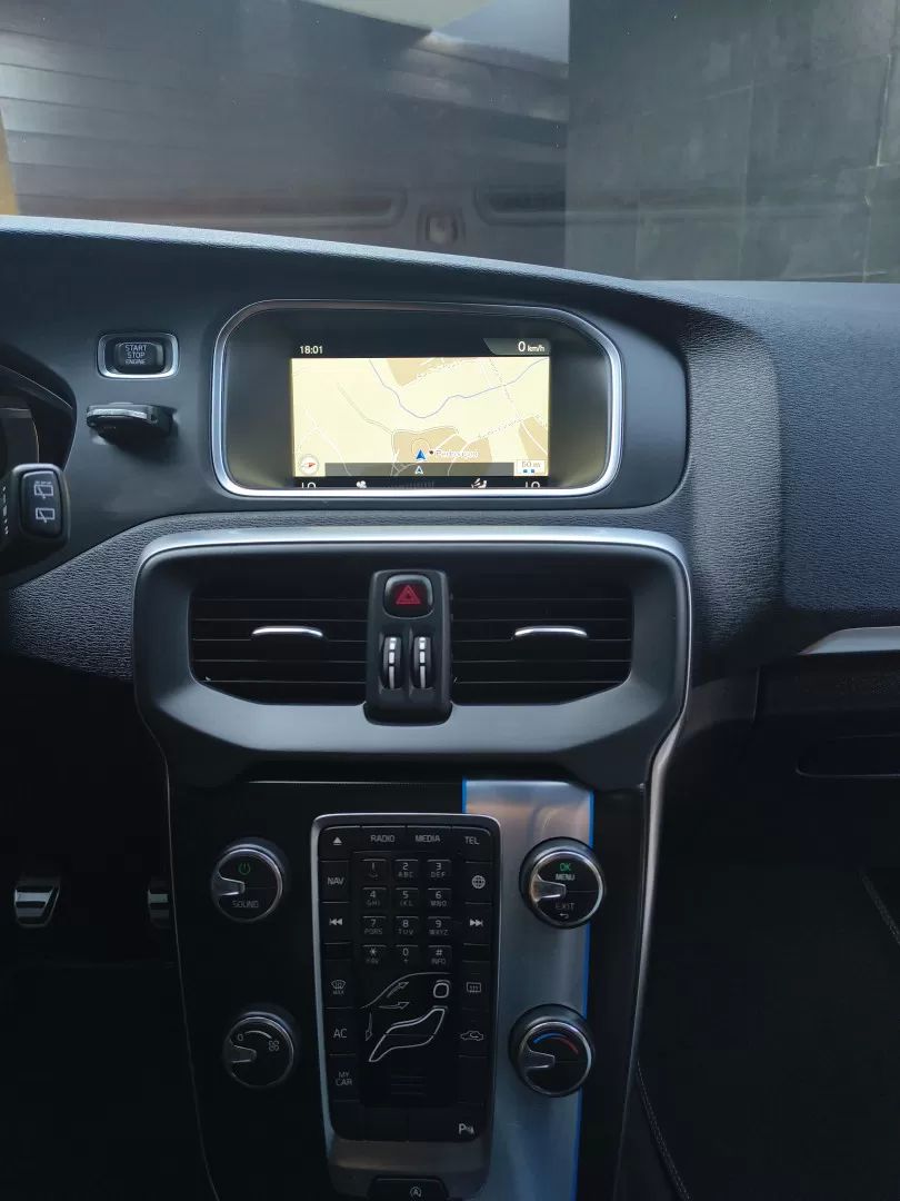 volvo-v40-2015-diesel-1560cc