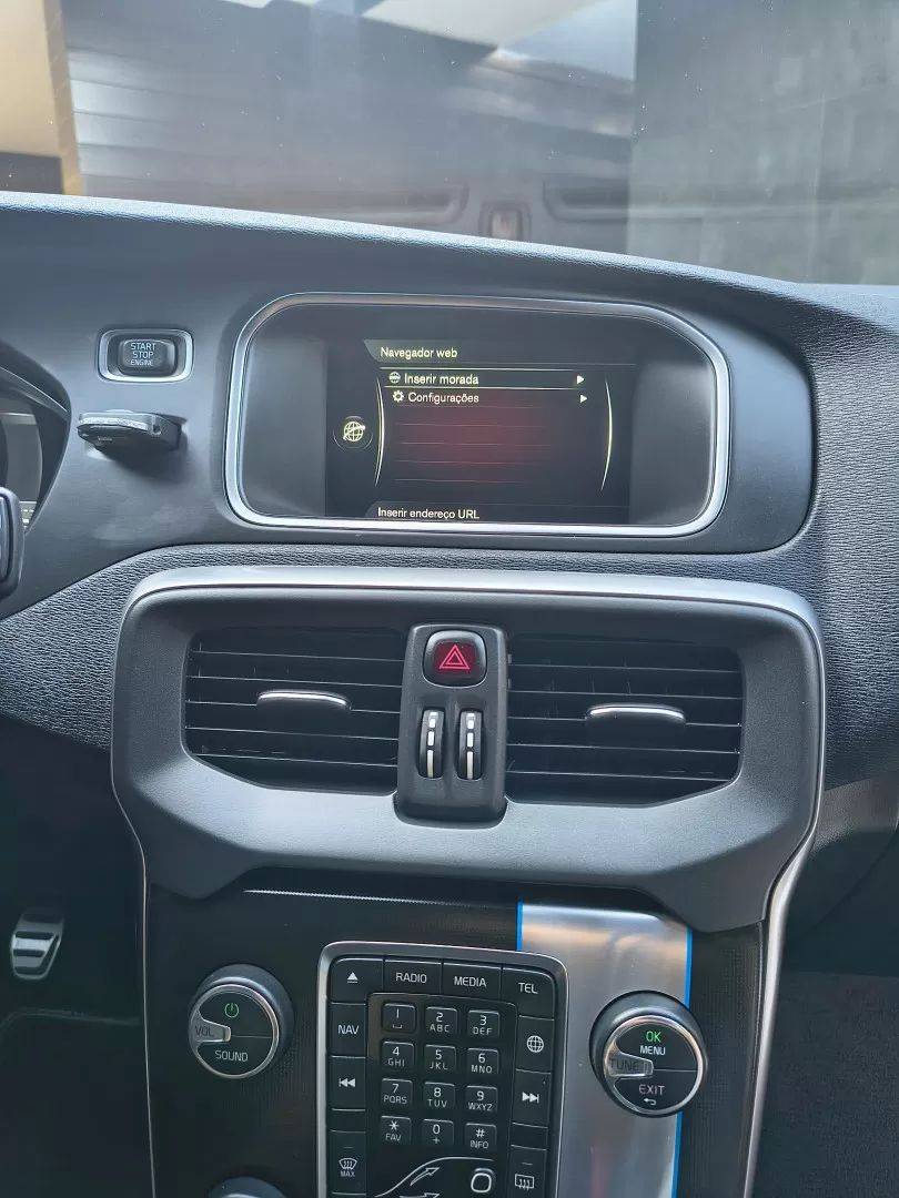 volvo-v40-2015-diesel-1560cc