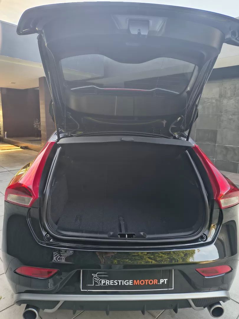 volvo-v40-2015-diesel-1560cc