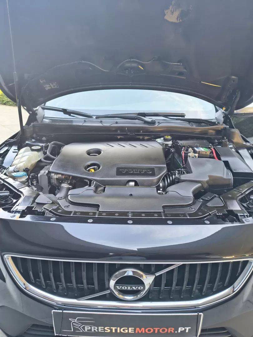 volvo-v40-2015-diesel-1560cc