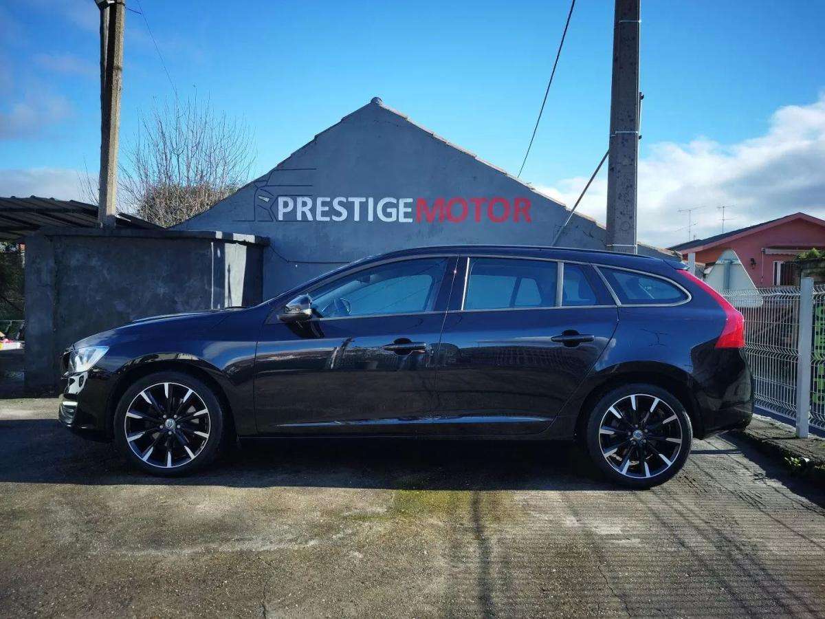 volvo-v60-2014-diesel-1560cc