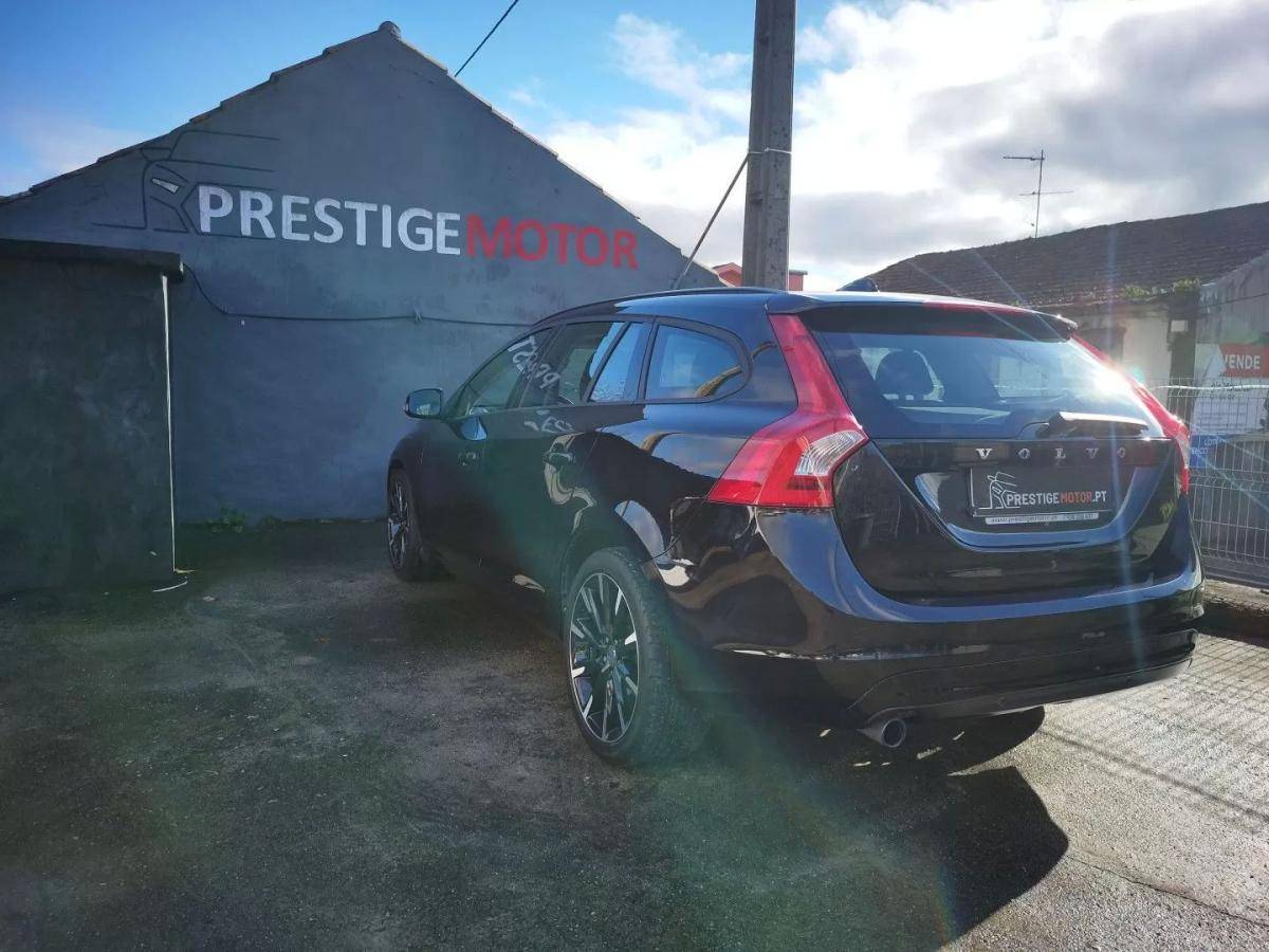 volvo-v60-2014-diesel-1560cc